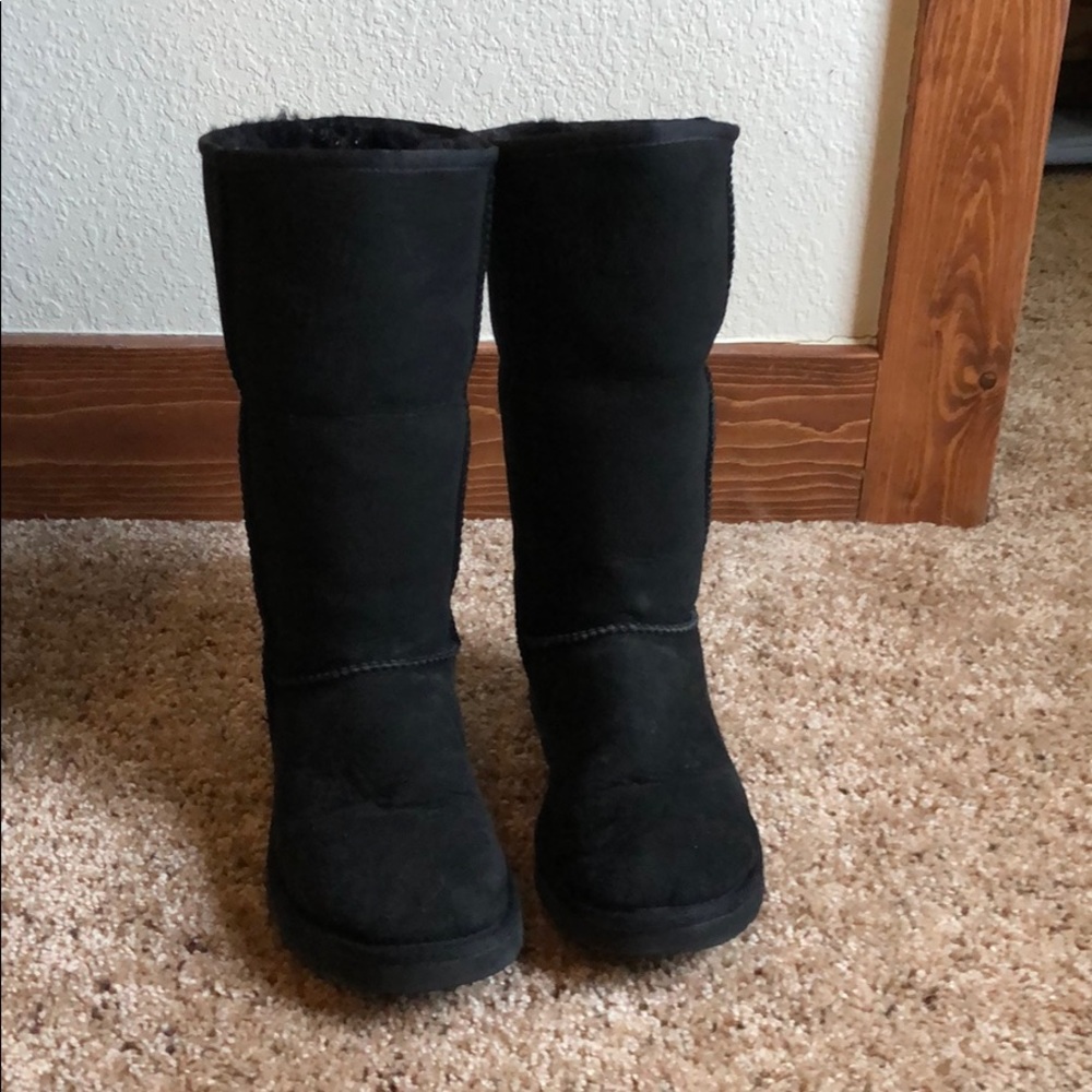 Tall black uggs